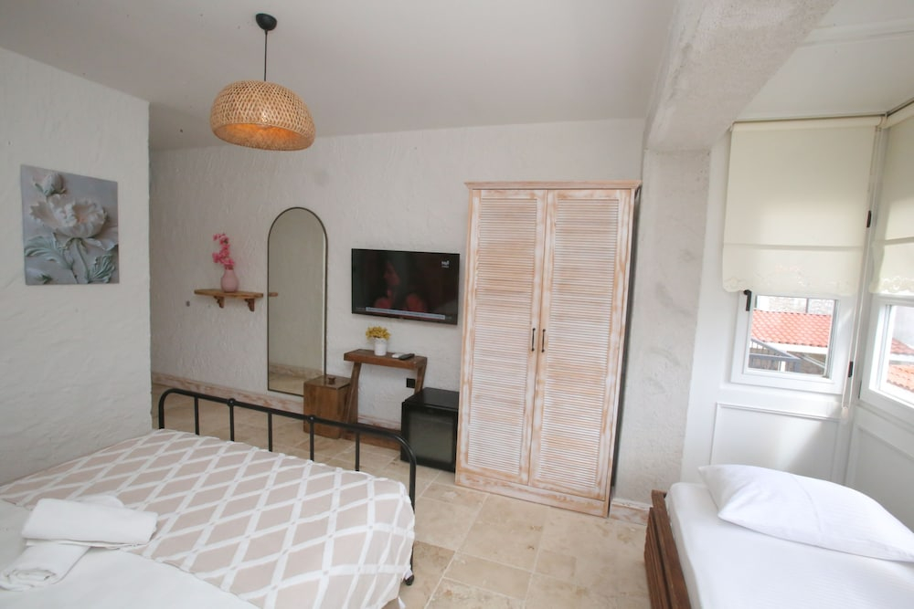 Alaçatı Taş Otel