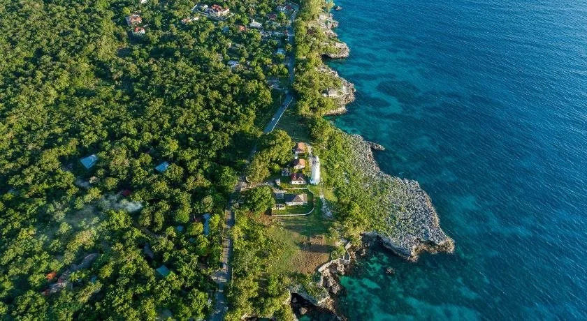 Lighthouse Inn 2