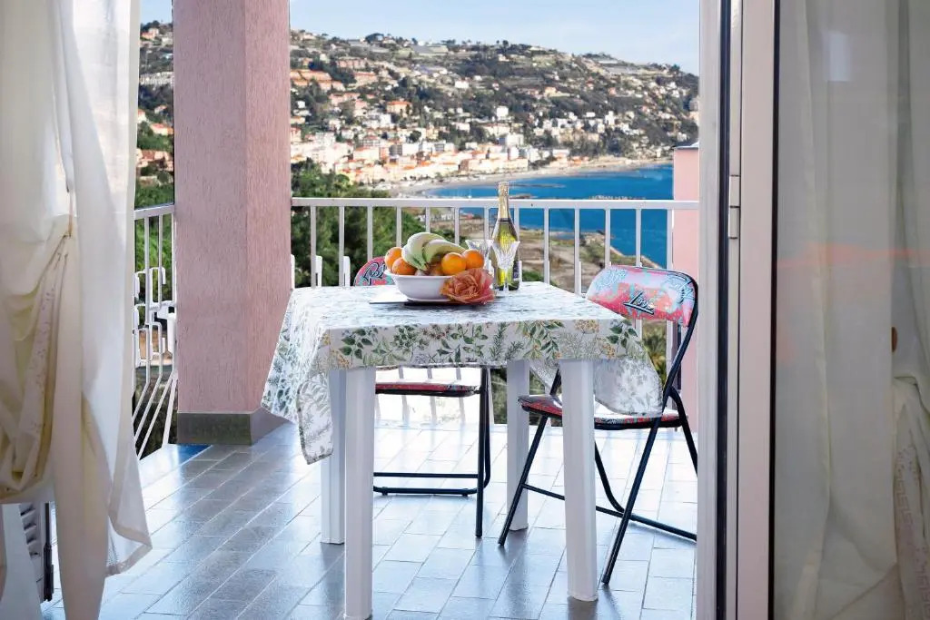 118 - Casa Sole Luna VISTA MARE 500metri dalla spiaggia, garage a pagamento
