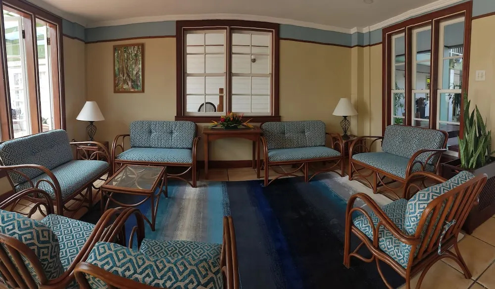 Cara Lodge Hotel