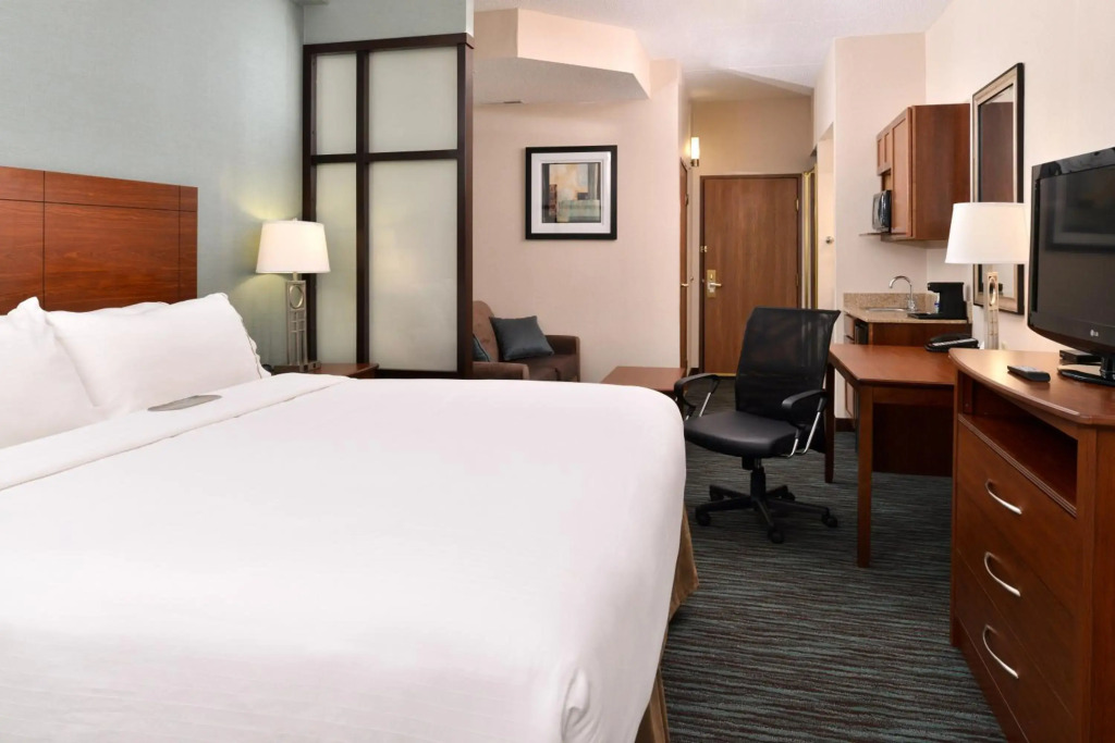 Holiday Inn Express & Suites St Marys by IHG