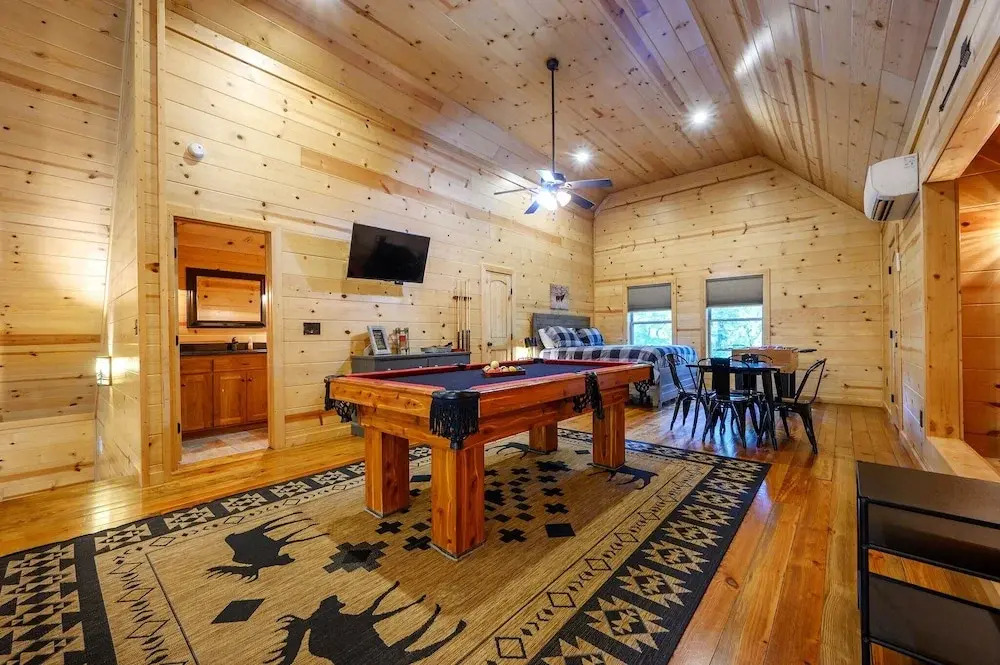 Summer Moon Lodge - For 8ppl