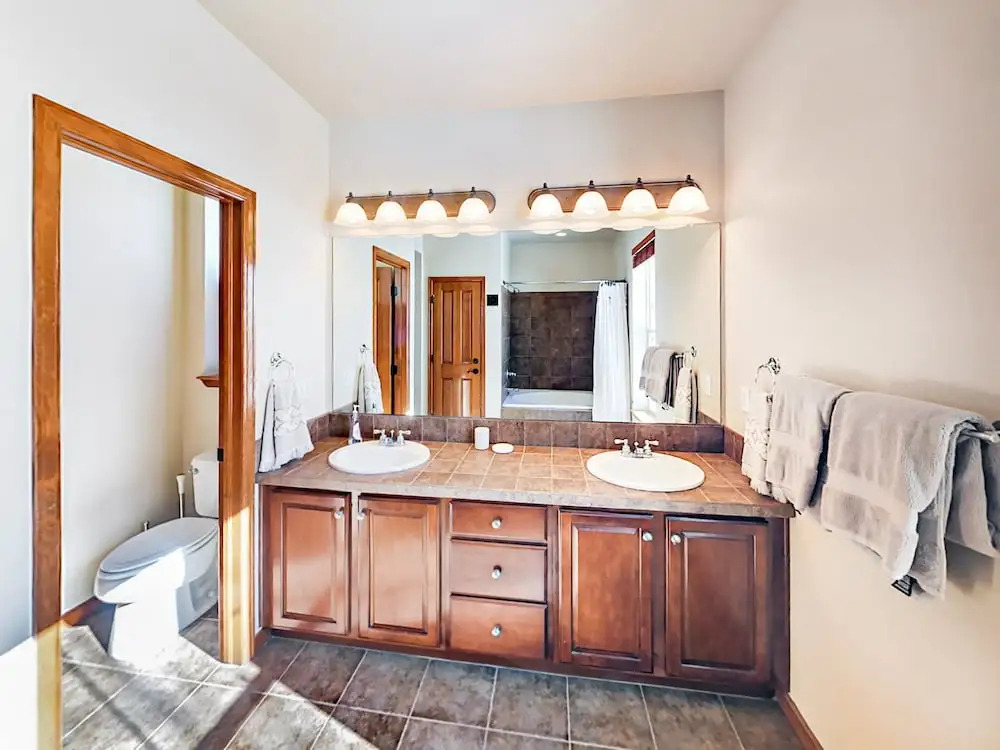 124 Fairview Lane Home 3 Bedrooms 2.5 Bathrooms Home