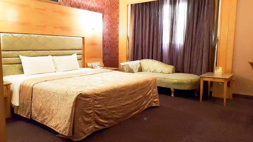 Micky Motel