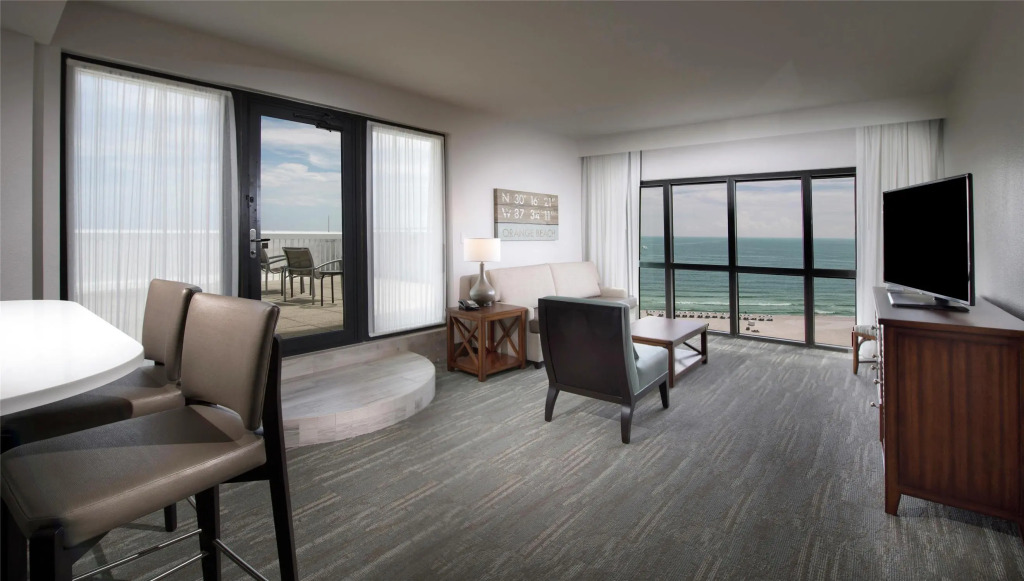 The Island House Hotel a Doubletree by Hilton