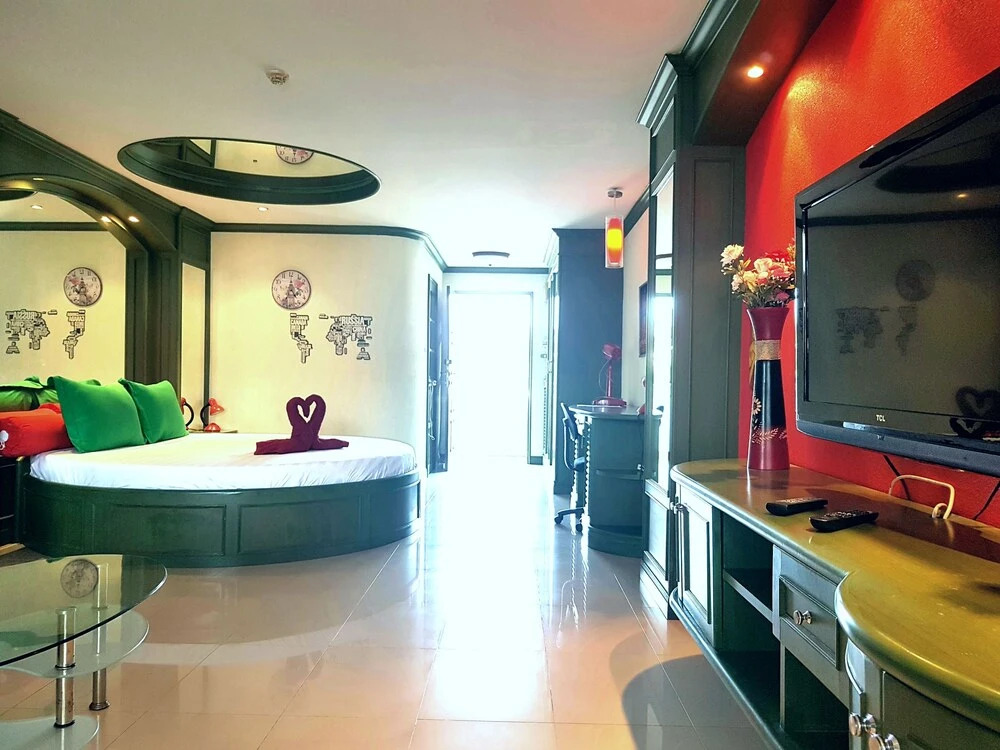 Phuket Palace 2 Patong Beach by PHR
