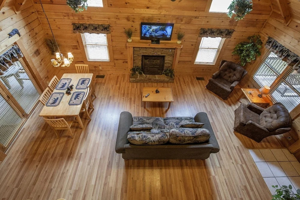 Er302 - Best Of Times Great Location-close To Town 2 Bedroom Cabin by RedAwning
