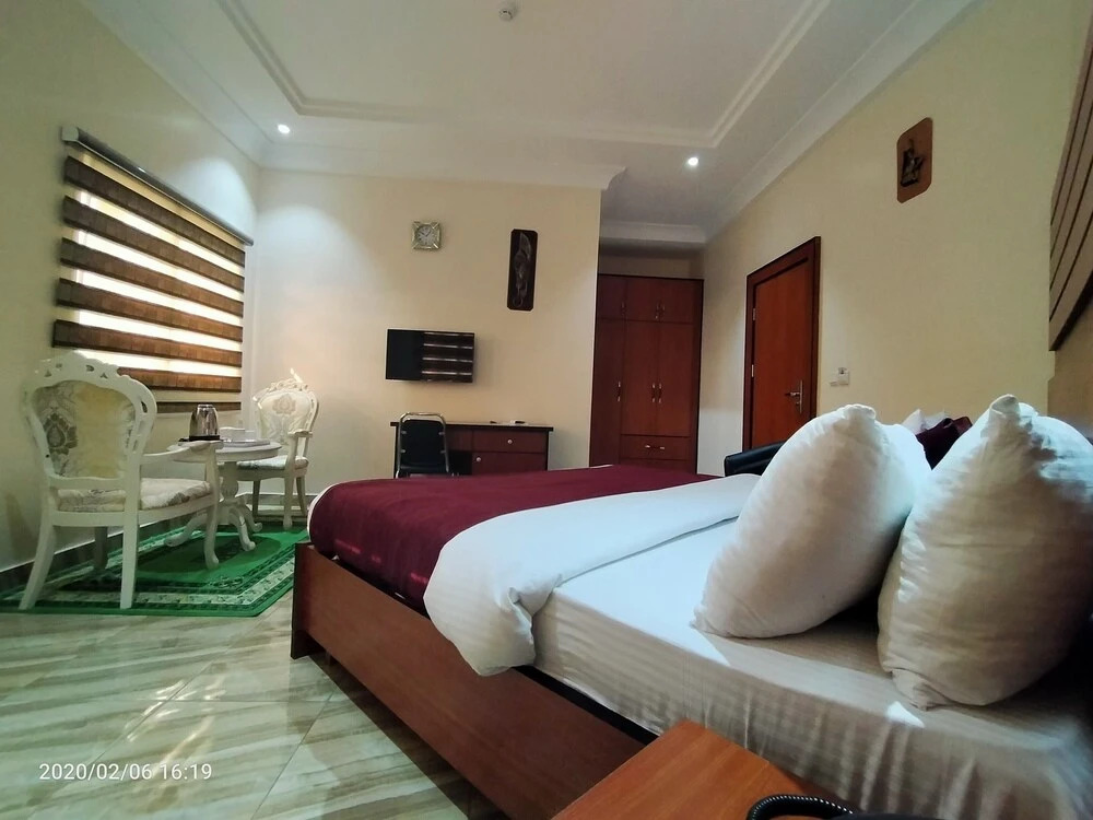 Alim Royal Hotel And Suite