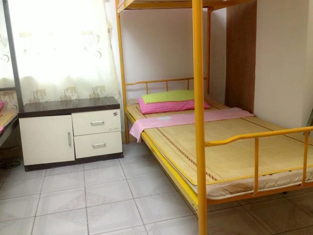 Cha Qing Youth Hostel