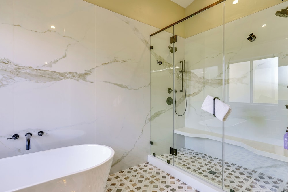 Walk to Cabriolet Lift! 3,600-sq-ft Family Home