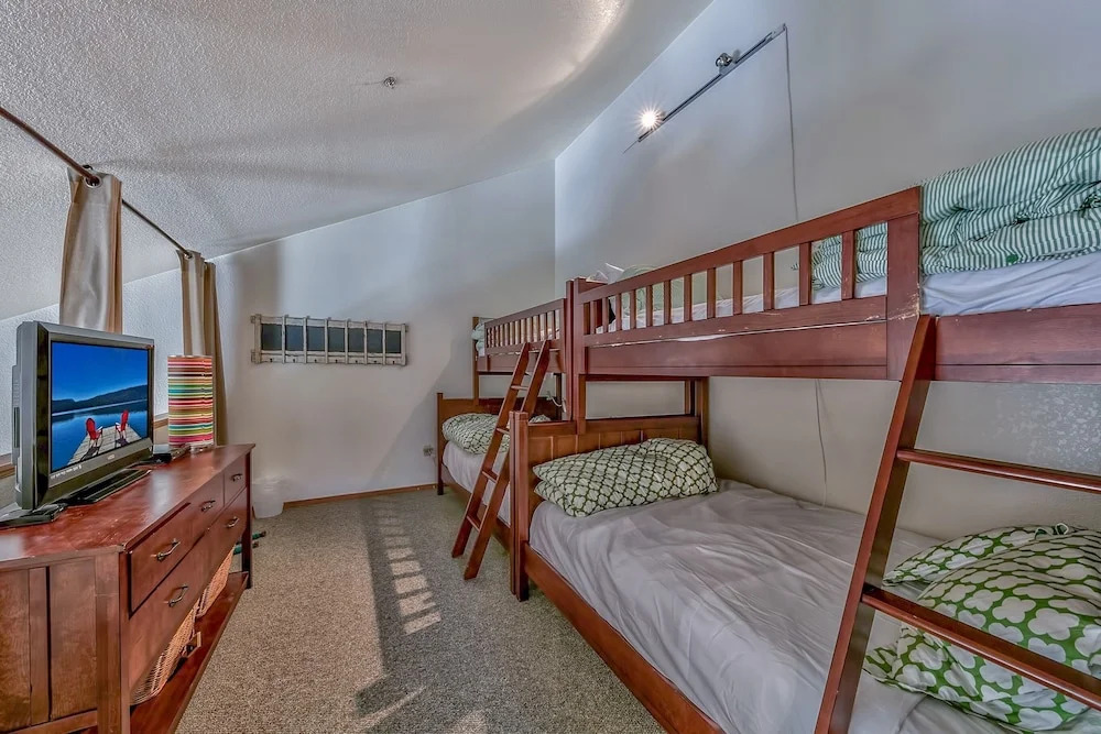 2br+ Loft Centrally Located Kirkwood Great Value 2 Bedroom Condo by RedAwning