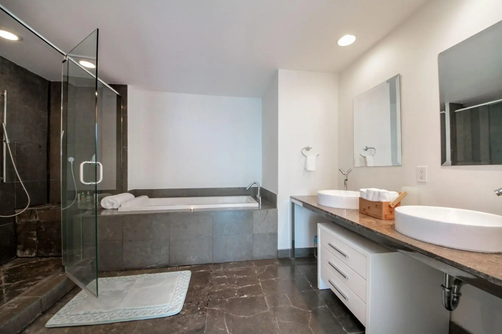 Private Residences At Icon Twr3 By Jos17