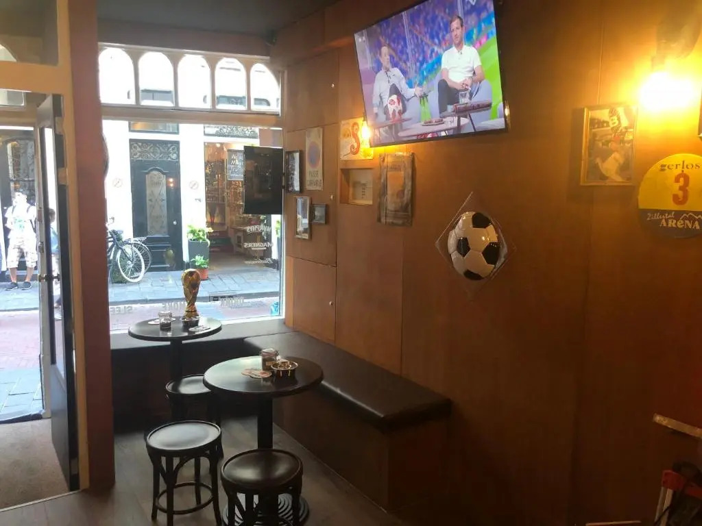 Hotel & Bar 55