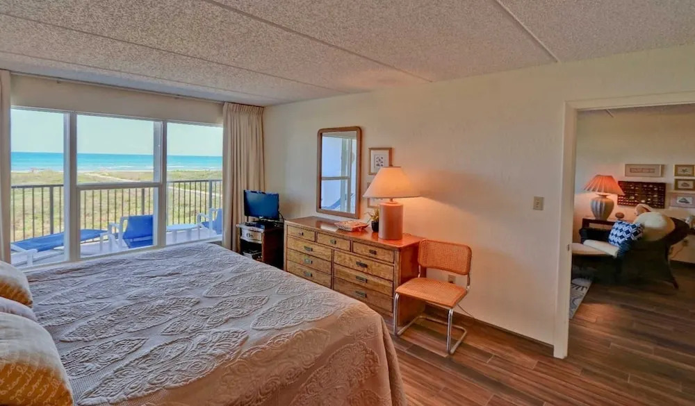 Embassy 202 2 Bedroom Condo by Redawning
