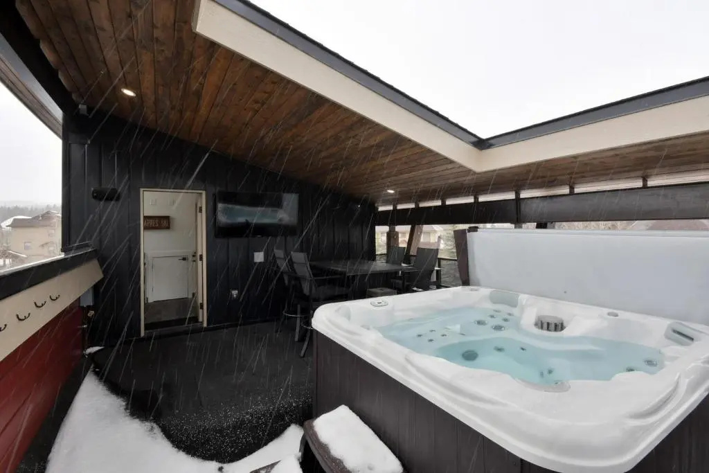 New River Chalet #280 Near Resort With Rooftop Hot Tub - FREE Activities & Equipment Rentals Daily