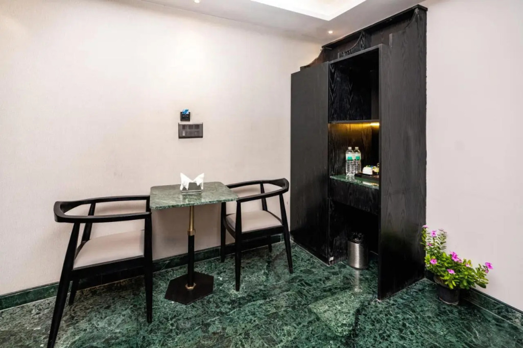 Foxoso Hotel Delhi