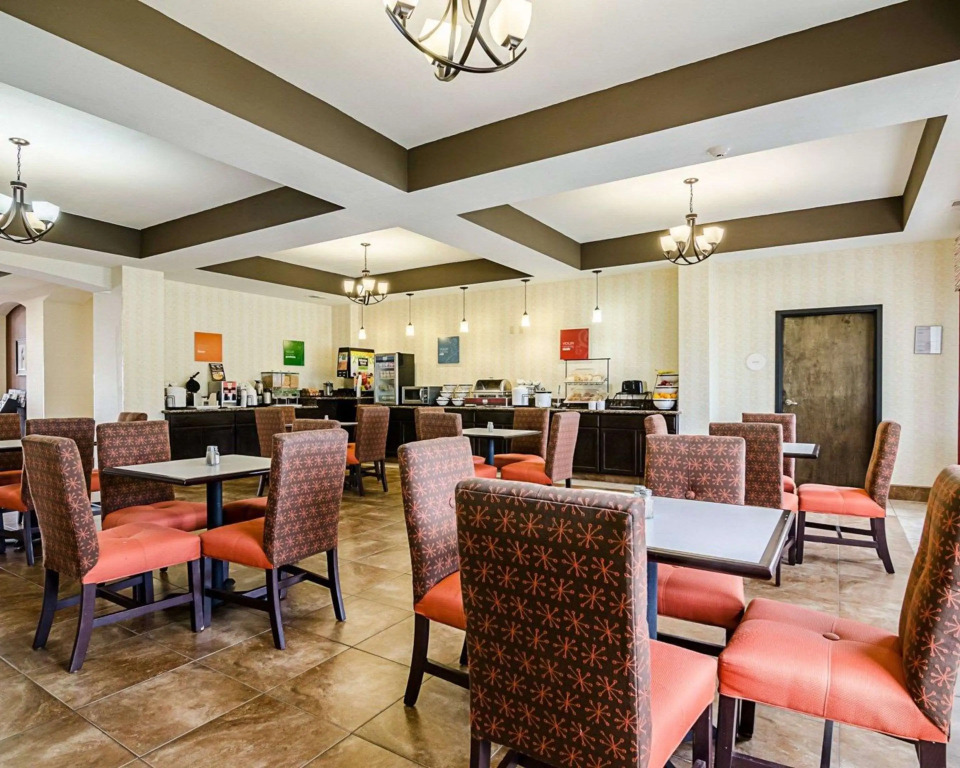 Comfort Inn & Suites Lawrence - University Area