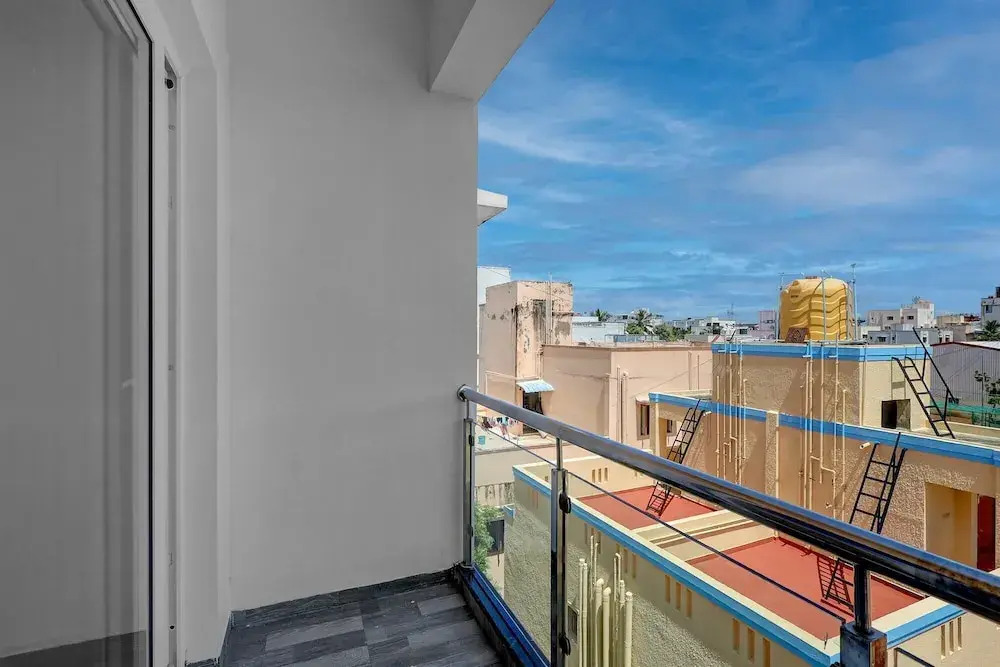 FabHotel Pavis Inn