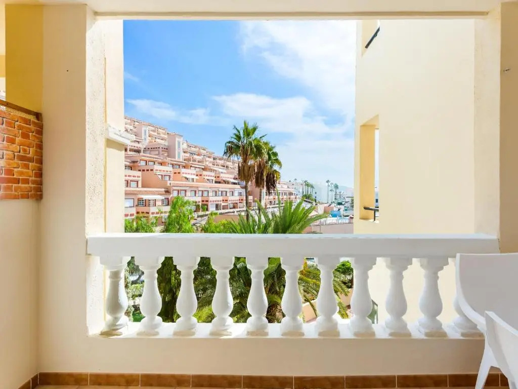 651 Bright establishment, heated pool and Wi Fi
