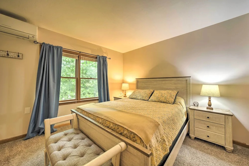 < 4 Mi to Sapphire Resort: Quiet Blue Ridge Haven