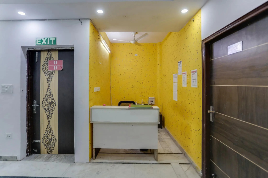 Vaccinated Staff- OYO 79428 Saanj Bnb