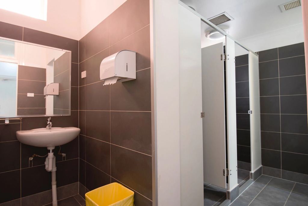 Wallaby Backpackers Hostel Perth - note - Valid passport required to check in