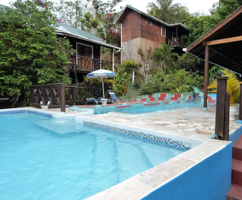 JJ's Paradise Hotel