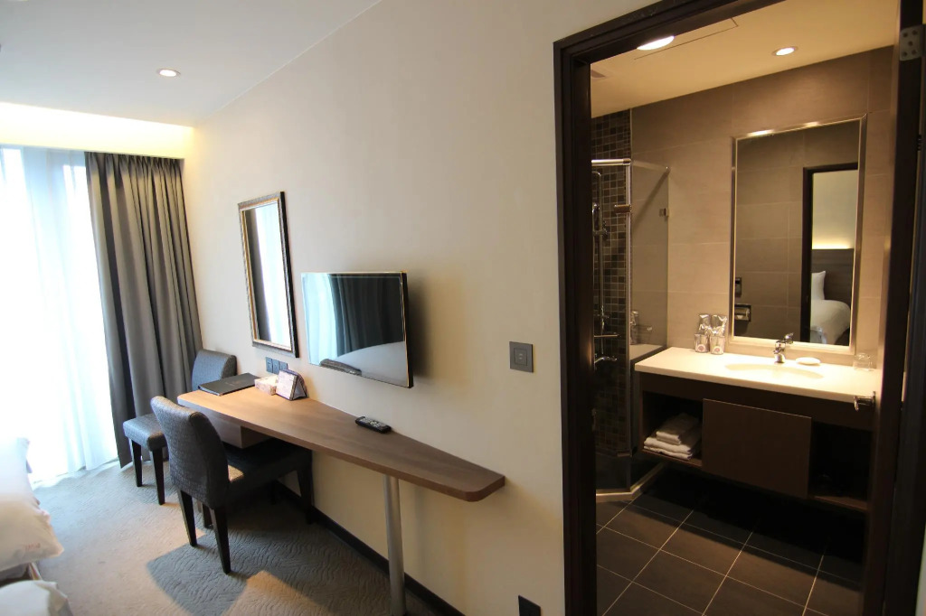Y Hotel