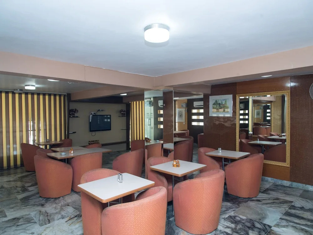 OYO 10499 Hotel Shiv Shakti