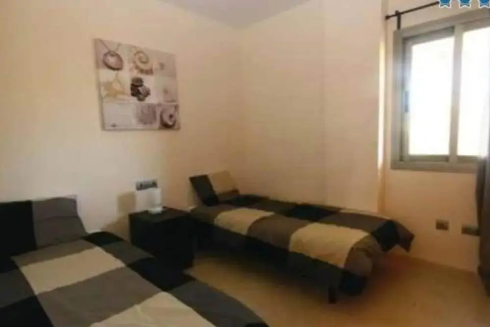 2 Bed Flat-sleeps4-pets-pool-parking-golfclub