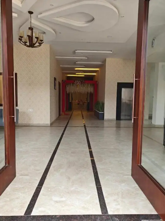 7 VACHAN LAWNS AND BANQUET