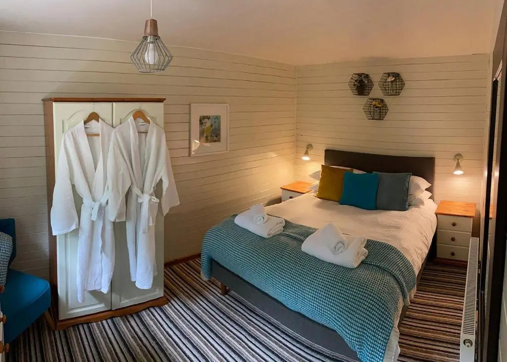 Ivyleaf Combe Lodges