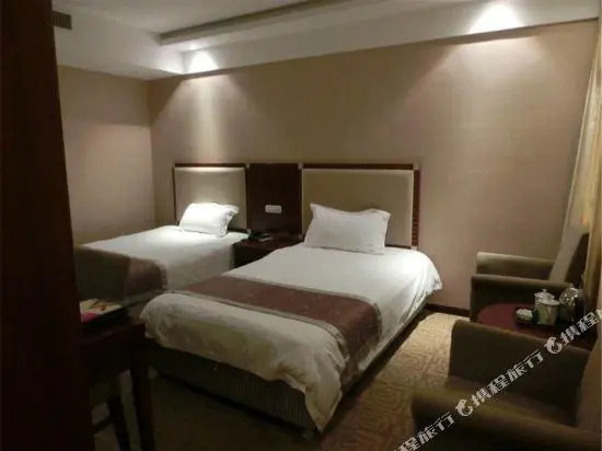 Tongnan Tianbao Hotel