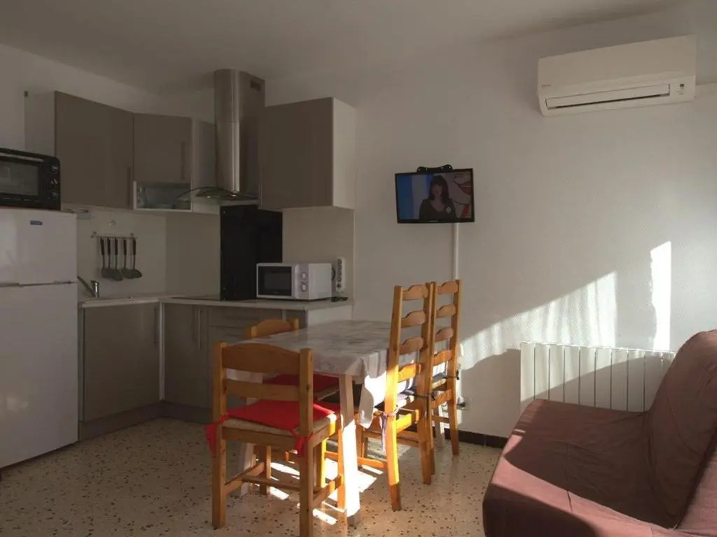 Appartement Balaruc-les-Bains, 1 pièce, 4 personnes - FR-1-553-101