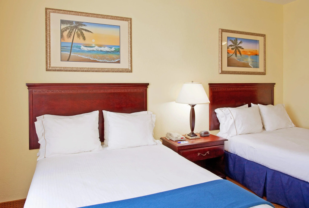 Holiday Inn Express Hotel & Suites Panama City-Tyndall by IHG