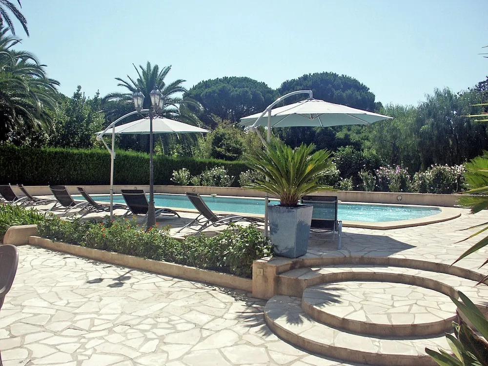 Sprawling Villa in Saint-tropez With Swimming Pool
