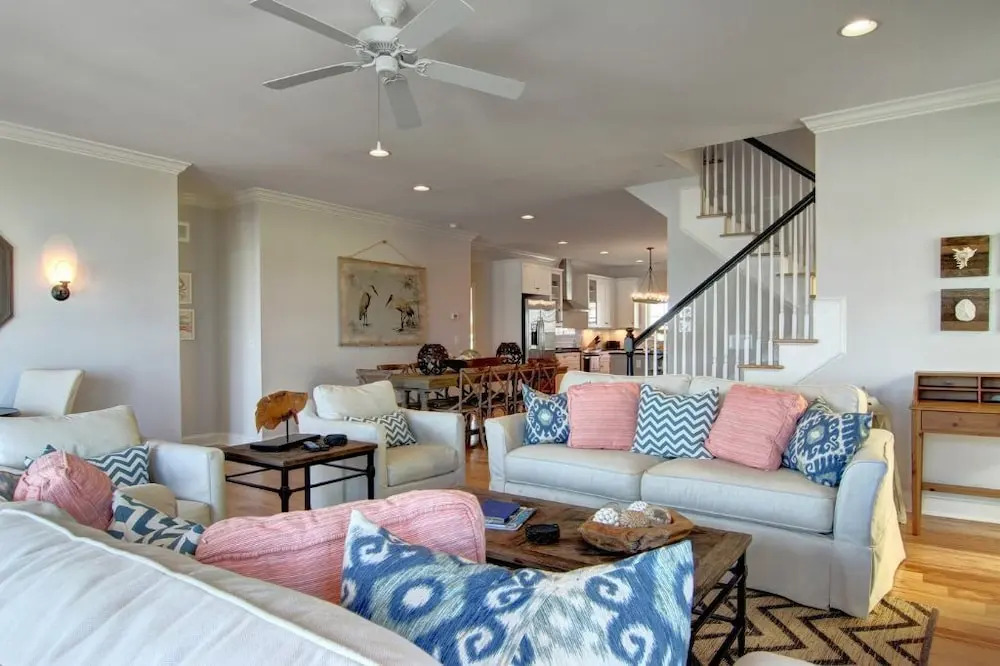Latitudes - 5 Br Home