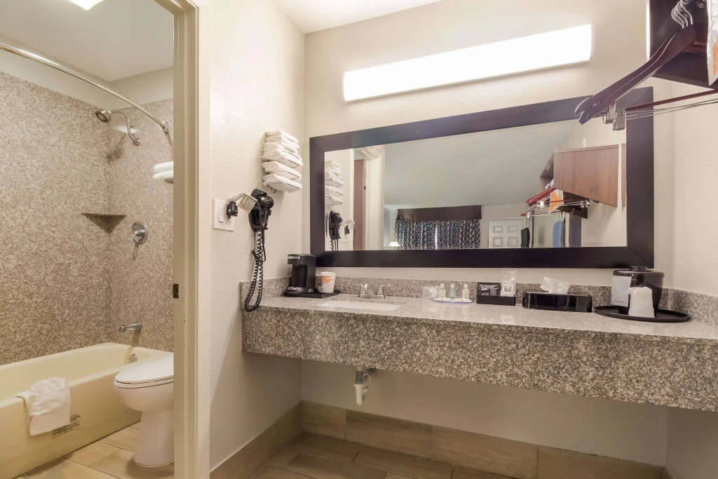 Quality Inn Madisonville
