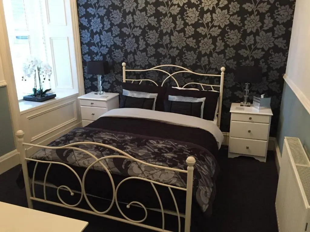 Lochnagar Guest House