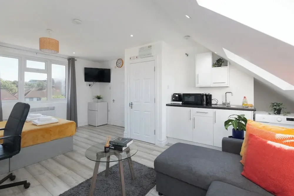 City Apartment - Sleeps 4 & Free Parking