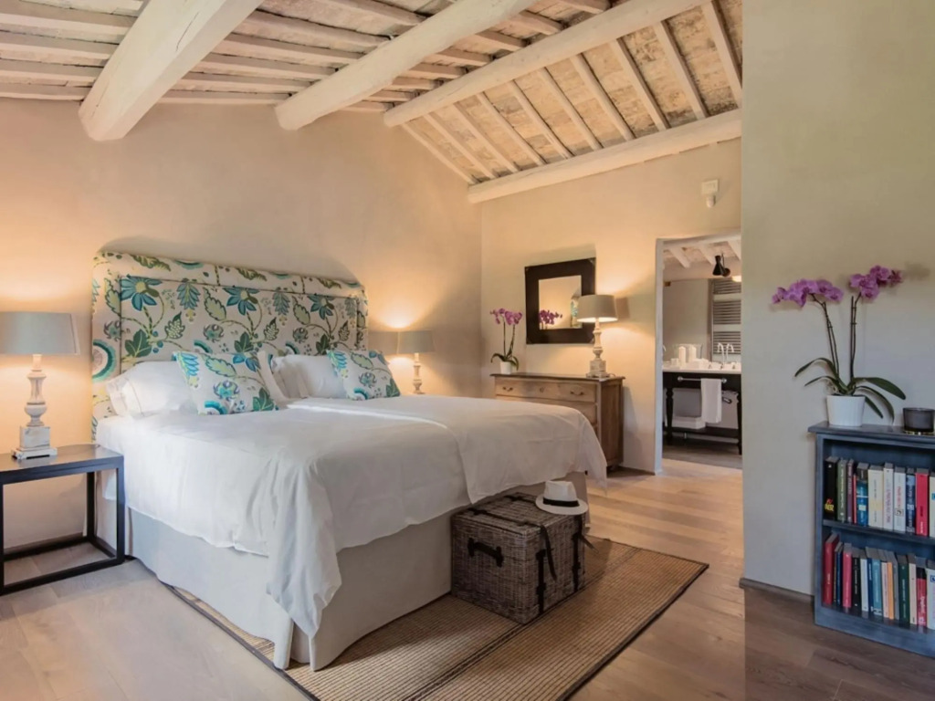 Luxury Villa Inside a Splendid Estate-villa Piuma