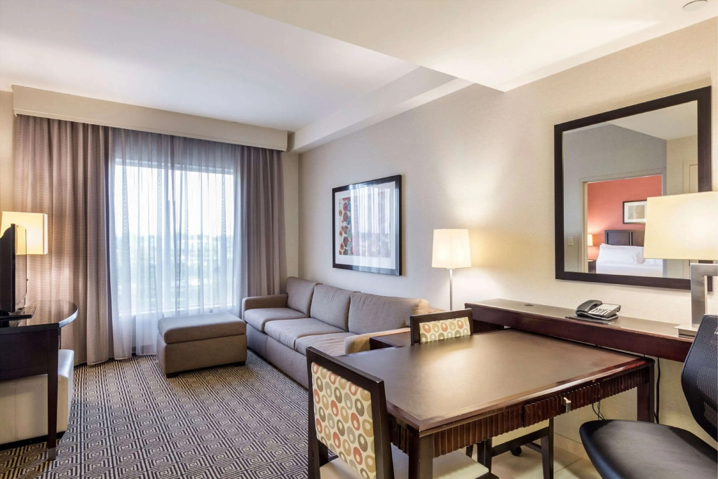 Embassy Suites by Hilton Newark Airport