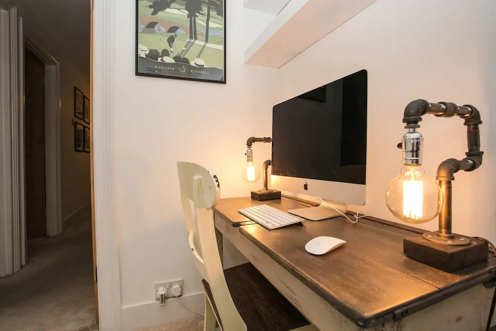 2 Bedroom Flat in Brixton Sleeps 4