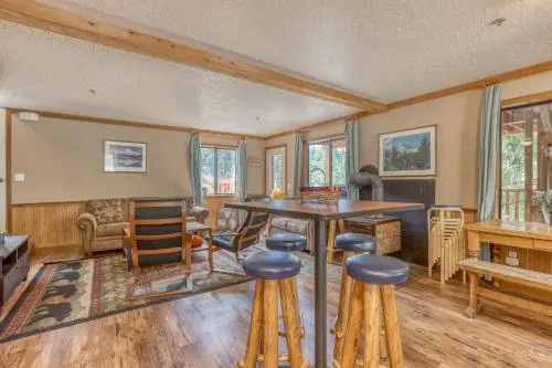 Little Trail Lodge - Unit B