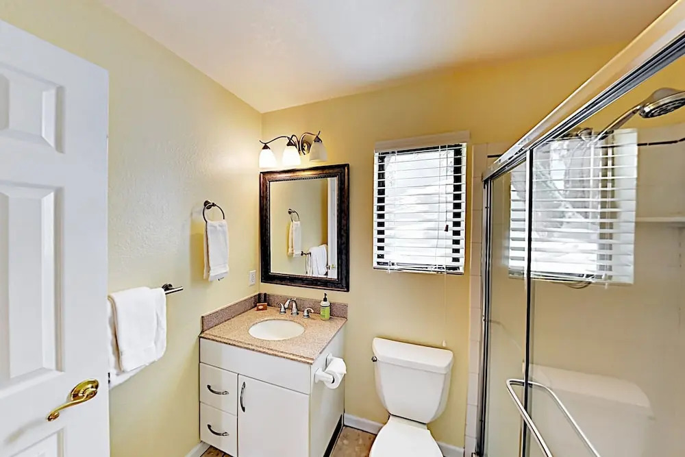 13784 Truckee - 4 Bedroom Home