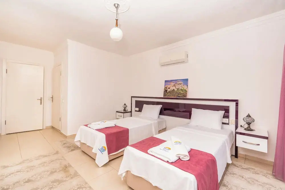 Villa Fuchsia 4-bedroom Retreat With Private Pool and Breathtaking View