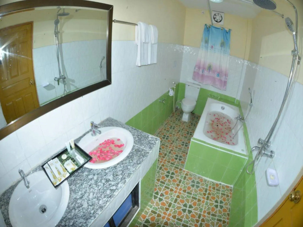New Golden Forward Hotel