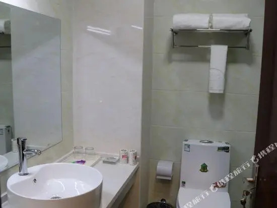 Karez Hotel