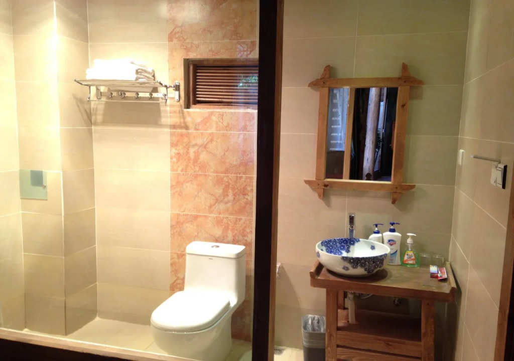 Lijiang Hejiayi Inn