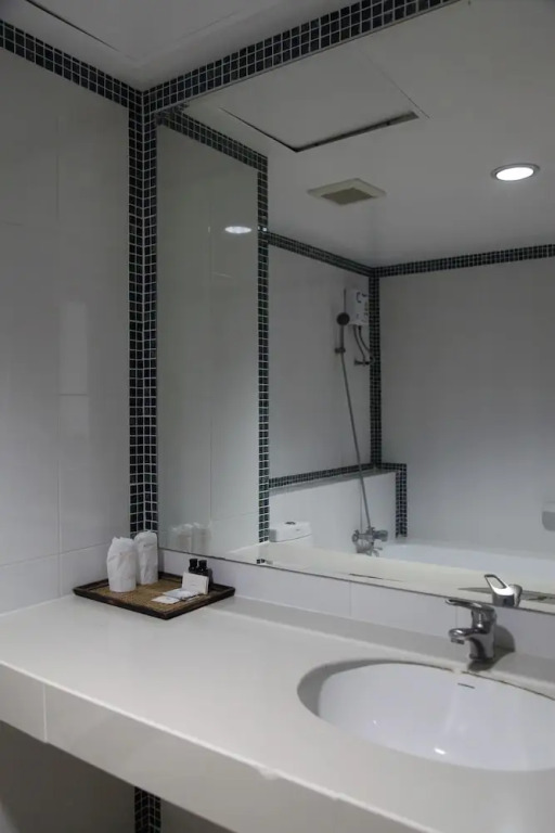 Convenient Grand Plus Hotel Suvarnabhumi